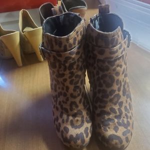 Cheetah print booties size 6. Like new